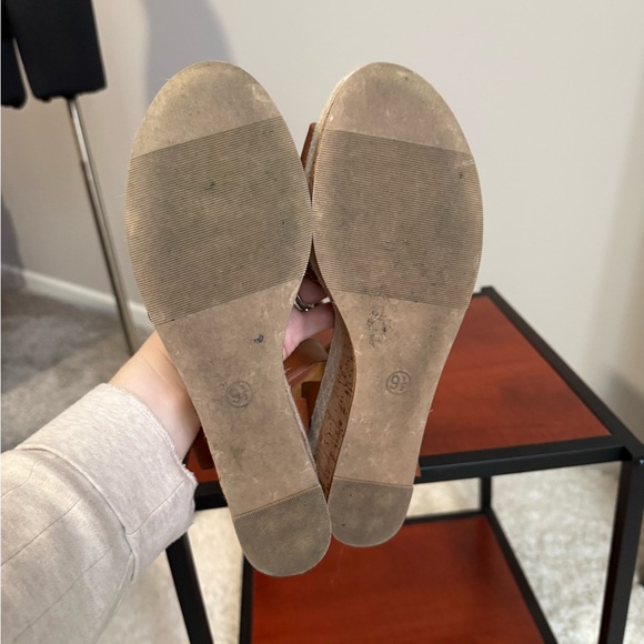 Universal Thread Tan Wedge Sandals - Picture 6 of 7